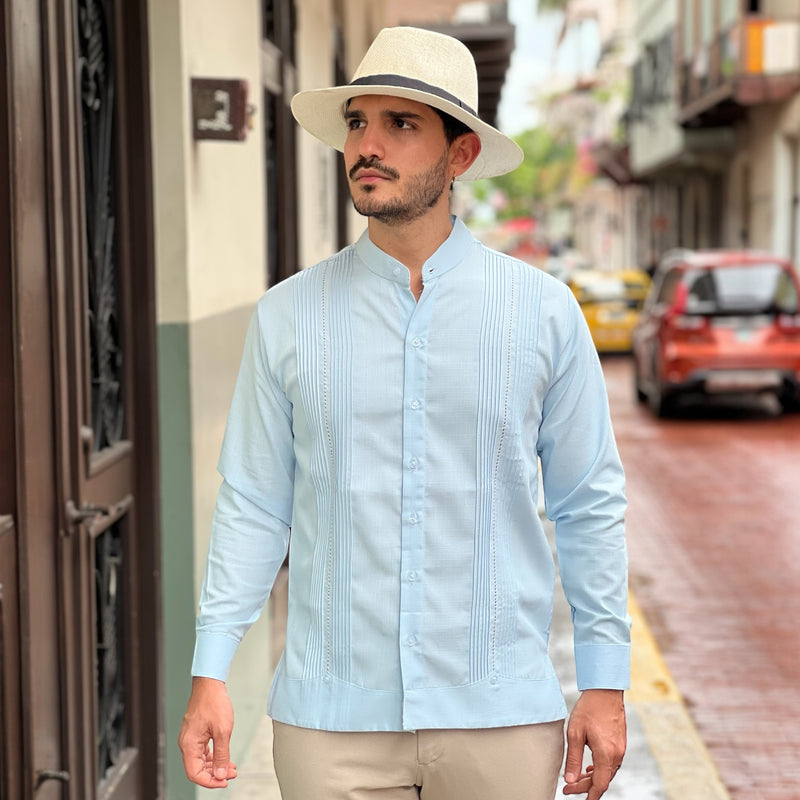 Guayabera celeste deals