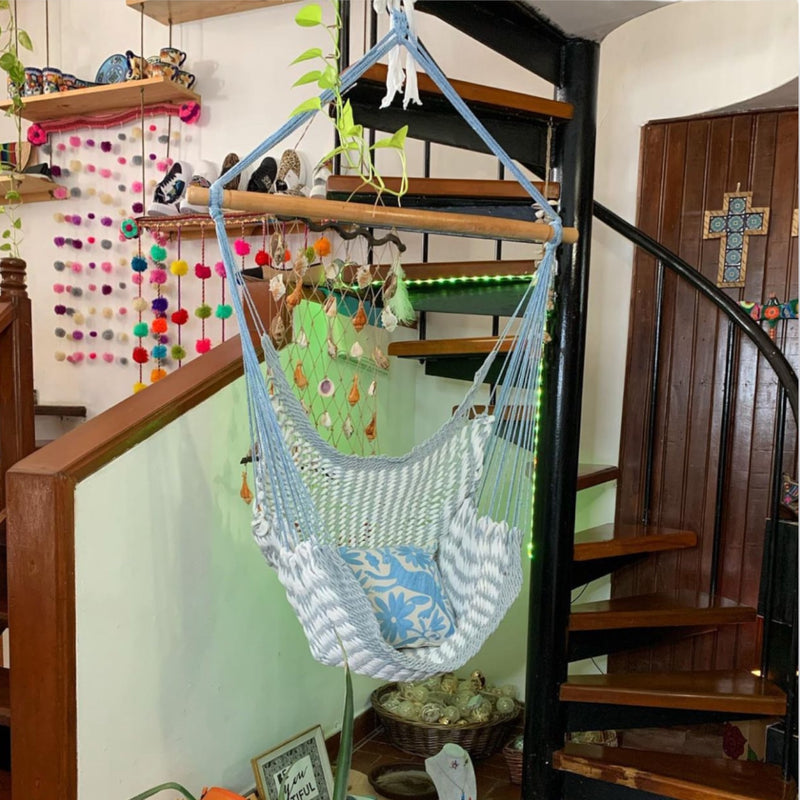 HANGING CHAIR